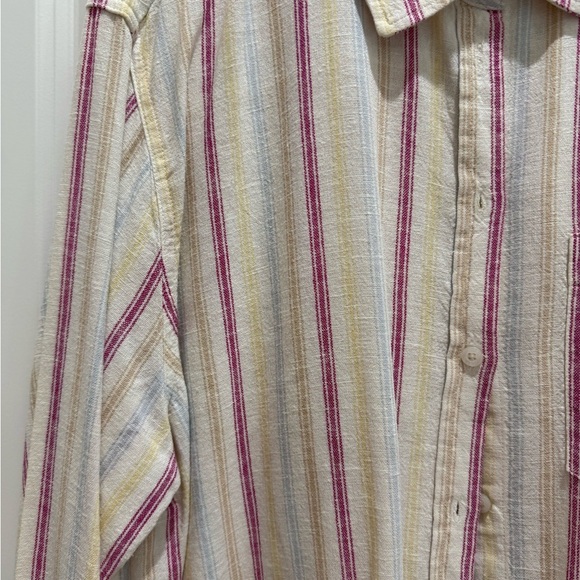 MAKE AN OFFER!   GAP Women's Multicolor Striped Button-Down Shirt - Picture 3 of 4